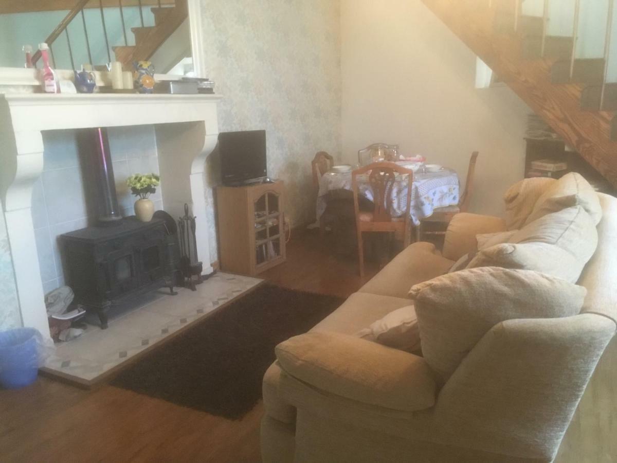 Le Petit Bijou Bed & Breakfast Saint-Fraigne ภายนอก รูปภาพ